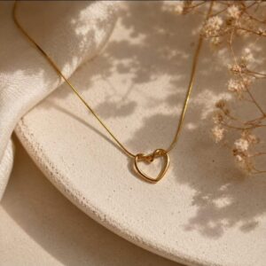 The Aurelia Linked Heart Pendant Necklace  18K Gold Plated Anti-Tarnish Chain